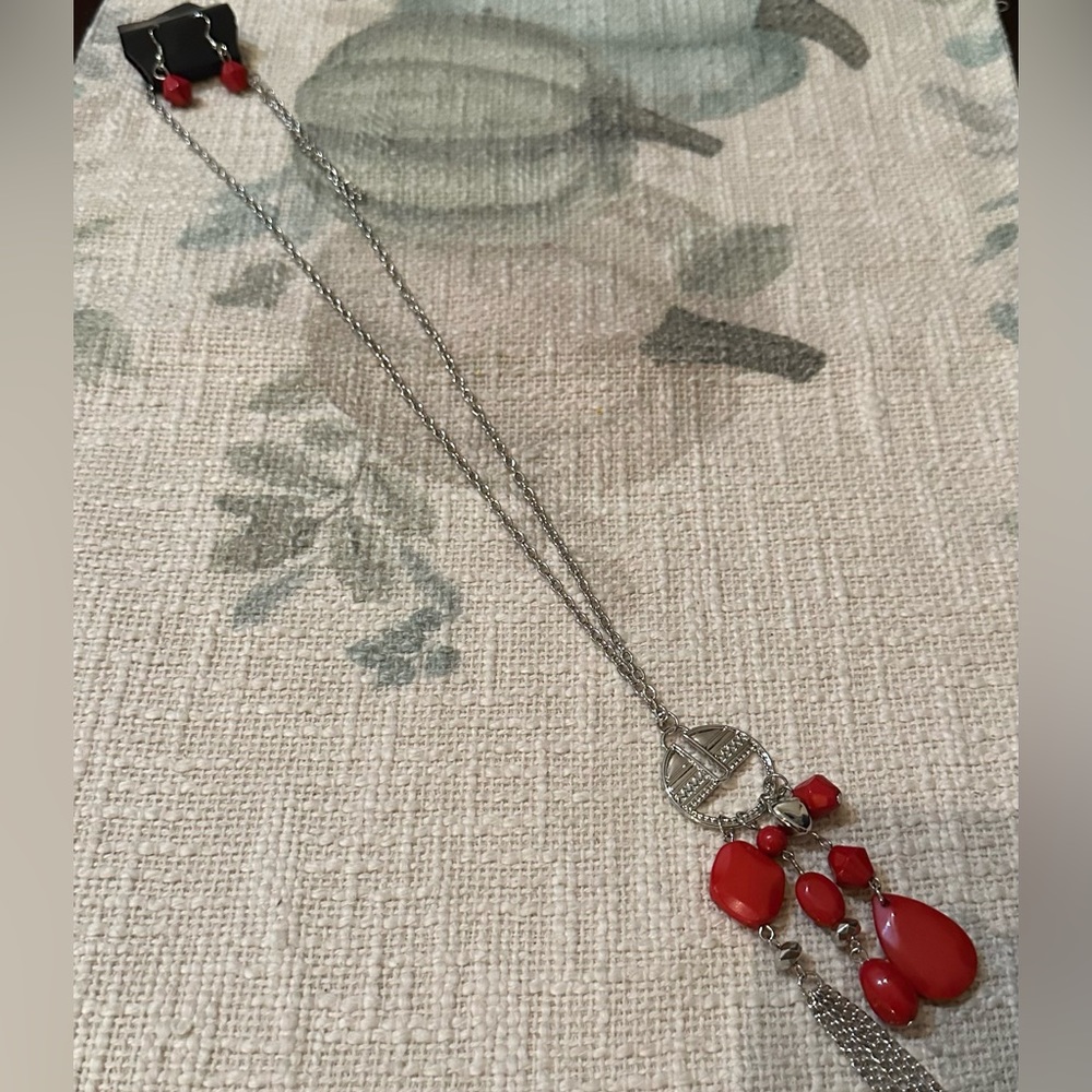Necklace and earring set.